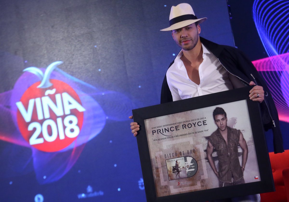 roycelyricbot's tweet photo. ITS BEEN ONE YEAR SINCE FIVE WAS RELEASED. CRYING. #1YearOfFive @PrinceRoyce 

#ArtistaDelFestivalPrinceRoyce https://t.co/kofXr0btEY