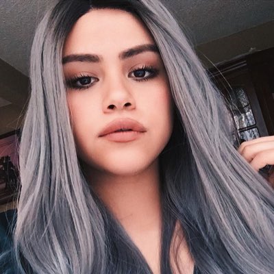 YiKESVALENTINE's tweet photo. Who likes my hair  #NewProfilePic https://t.co/IYYsoDnuXO