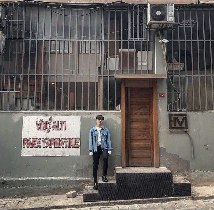 • 180224 | Hajoon Instagram Güncellemesi • 

" #band #therose #avrupaturu #istanbul " 

*Vinç altına park yapmayınız Hajoon Bey