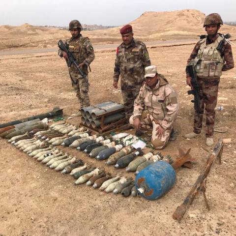Intelyse_Iraq's tweet photo. #IRAQ- Weapons cache seized by #ISF in #Qaim, western #Anbar https://t.co/lX4BXdUv02