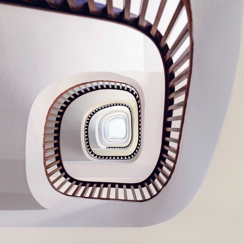 agenersurrell's tweet photo. Bon dia #Barcelona 
#Stairs Fotos Nicanor García https://t.co/2EoYqzZUHt