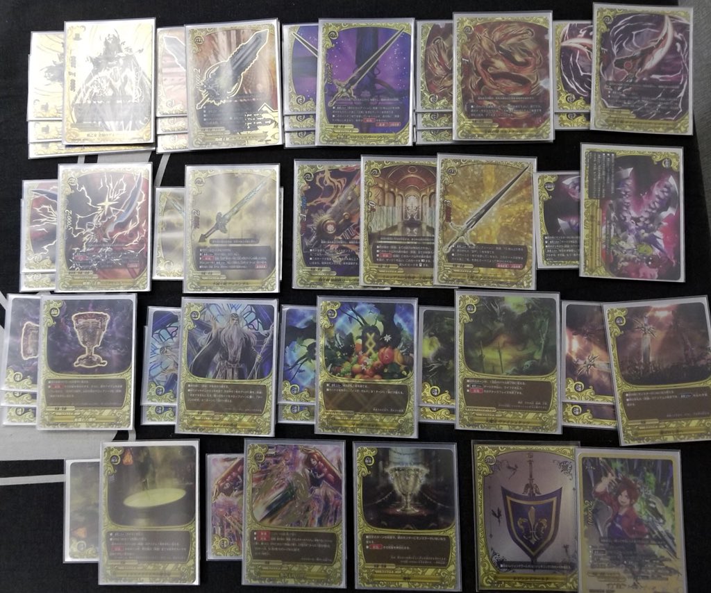 duelgard1's tweet image. 本日行われたバディファイト・あそバディカップの結果は、
１位オチアイトウマ:レヴァンティン
２位ハセガワサトシ:新弾のカードをふんだんに使ったデュエルイェーガー
３位ホンマアキ:機神軍
４位ハセガワトモキ:病
でした！
写真は優勝者のレヴァンティンデッキです！
#バディファイト優勝デッキ