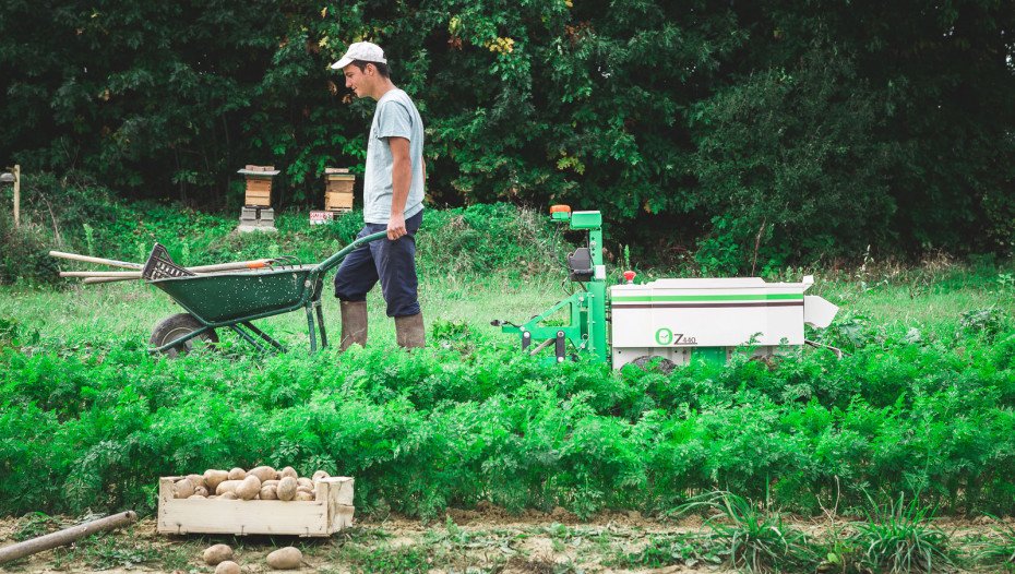 PwC France (@pwc_france) on Twitter photo Offrir une solution de désherbage mécanique du #vignoble sans produits chimiques : c'est l'ambition du roboticien français <a href="/naiotech/">Naïo Technologies</a>. #agriculture #innovation #agritech #letsgofrance #SIA2018 <a href="/AymericBarthes/">Aymeric Barthes</a> <a href="/letsgofrance/">#LetsgoFrance</a> >> bit.ly/2orrv84 Offrir une solution de désherbage mécanique du #vignoble sans produits chimiques : c'est l'ambition du roboticien français <a href="/naiotech/">Naïo Technologies</a>. #agriculture #innovation #agritech #letsgofrance #SIA2018 <a href="/AymericBarthes/">Aymeric Barthes</a> <a href="/letsgofrance/">#LetsgoFrance</a> >> bit.ly/2orrv84