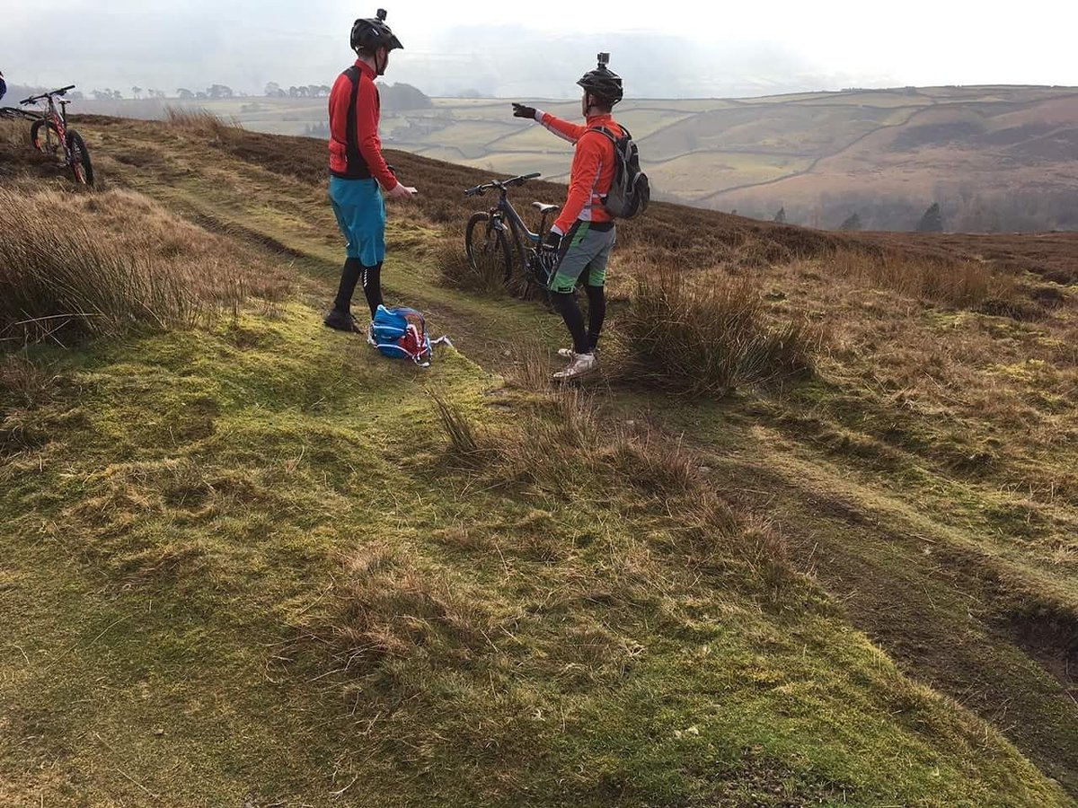 dales_trails's tweet photo. Which way to the next awesome descent 🤘#mtb #mtblife #cycling #getoutside #perfecttrail #ukcyclechat #aatr #GOPRO #subsports https://t.co/EzijmiyHZf