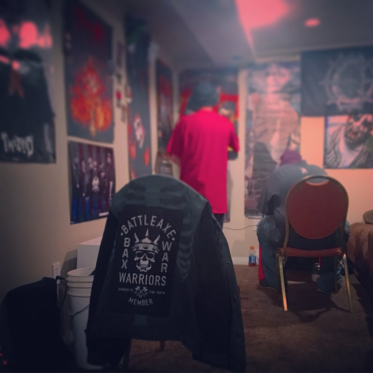 IamDarkBlood's tweet photo. Spokane BaxWar prepping for #UGH! #HavocThaClown #Rowdee #CSaltCulture #SoKShit #Sok #SpokaneBaxWar #SpokaneDoesntSuck #SupportLocalArt #ArtistsOfAllKinds https://t.co/iS9C9Y1kKY