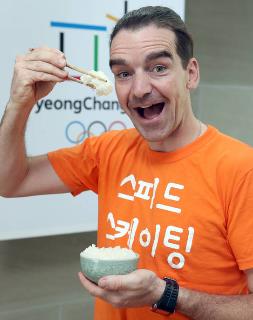 twsuns's tweet photo. 대한민국 스피드스케이팅 대표팀, 그들에게 따뜻한 손난로 같은 존재

밥데용 https://t.co/gdCKf2r63r