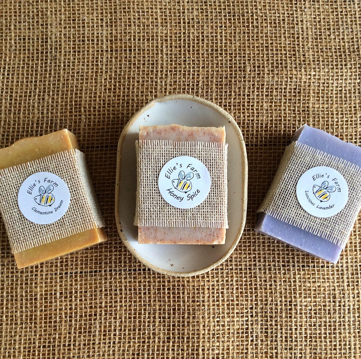 ElliesFarmShop's tweet image. Great news! We’ve teamed up with the hugely talented @thesupersparrow to offer you this gorgeous gift set - a beautiful ceramic soap dish with 3 of our natural handmade soaps. Perfect for #MothersDay ow.ly/s6Pt30iAJsQ #Crafturday #UKGiftHour #craftshout #ukweekendhour