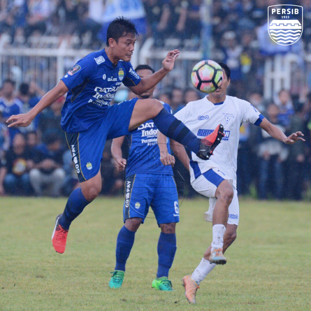 persib's tweet photo. FT Priangan Selection 0-4 #PERSIB ( 5' Supardi , 9' Ezechiel, 30' Oh Inkyun , 56' Airlangga (P)) #PERSIBday #AyoBangunPERSIB #PERSI85ALAWASNA https://t.co/uIgNsMuDJ1