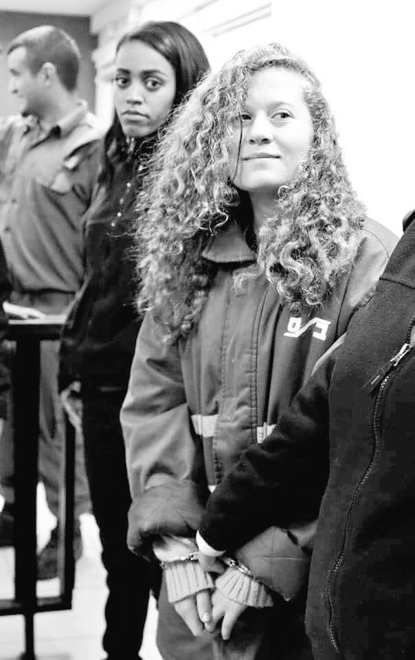 حالة عهد خطيرة جدا لم نستطع زيارتها ولا الأطمئنان عليها ولا دخول أي أغراض شخصية وتصلنا أخبار بأنها تتعرض لأبشع أنواع التعذيب والتنكيل من أجل الأعتراف بجرائم ملفقة عهد ليس لها الإ الله ودعواتكم ودعمكم لا تخذلوا #عهد_التميمي أنشروا عنها  ليتحدث العالم كلة عن عهد #رتويت_للتغريدة