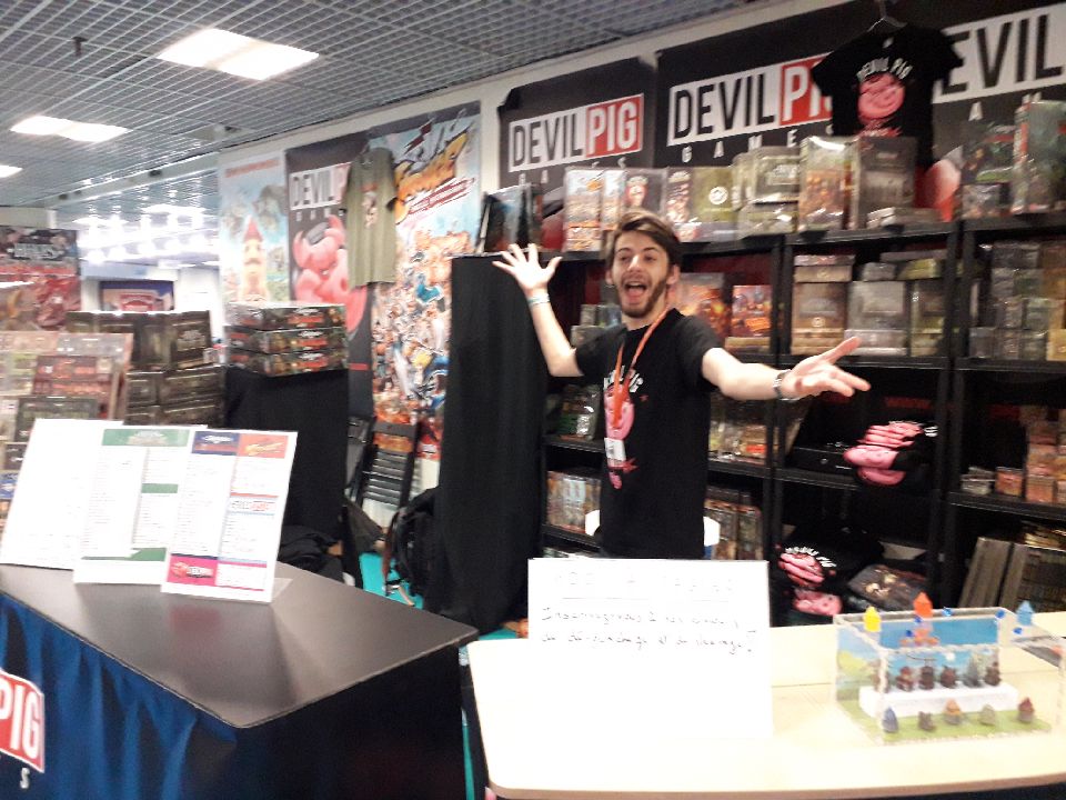 Devil_Pig_Games's tweet photo. Nous sommes encore aujourd'hui et demain au FIJ Cannes pour vous montrer ce que les cochons savent faire
#devilpiggames #boardgames #j2s #FIJ2018 https://t.co/8XNBdobQaB