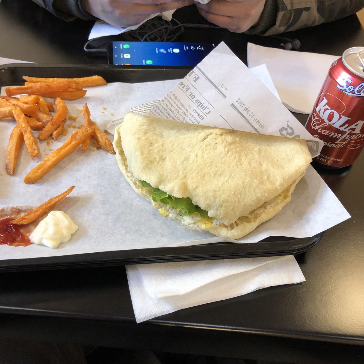 BokitFinder's tweet photo. Hier #BokitFinder était sur la route de @LaCaseExotik à Chatillon(92) 😋 #miam #cestbon #bokit #paris #video #kola #frite #patate #douce #complet https://t.co/wneUqemTsx https://t.co/P9w9ZPSa4Y