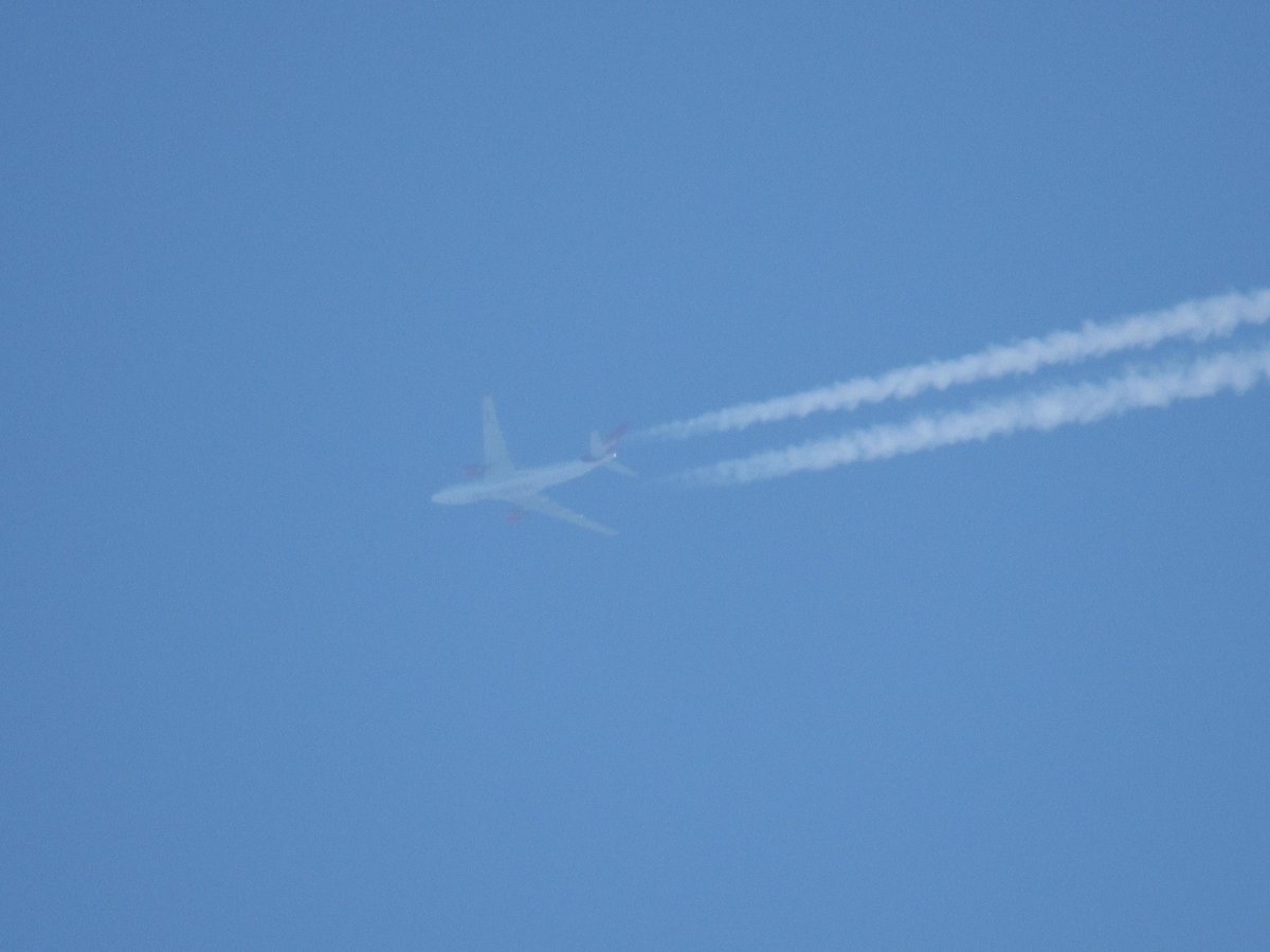 ian_bill67's tweet photo. @VirginAtlantic is this a training or repostioning flight LGW-GLA VIR851T fl310 over Milton Keynes G-VMIK A330-223 Ex @AirBerlin #aviation #planes #planespotting #contails #aviationgeek #canon #sx530hs #avgeek #Airbus #airbuslovers https://t.co/2BWHqfodUa