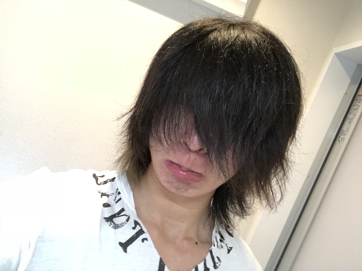 ゆきゆき V Twitter こちらが切る前でございます 人間半年髪切らないとこんなに印象変わるのね ゆきゆき V Twitter こちらが切る前でございます 人間半年髪切らないとこんなに印象変わるのね
