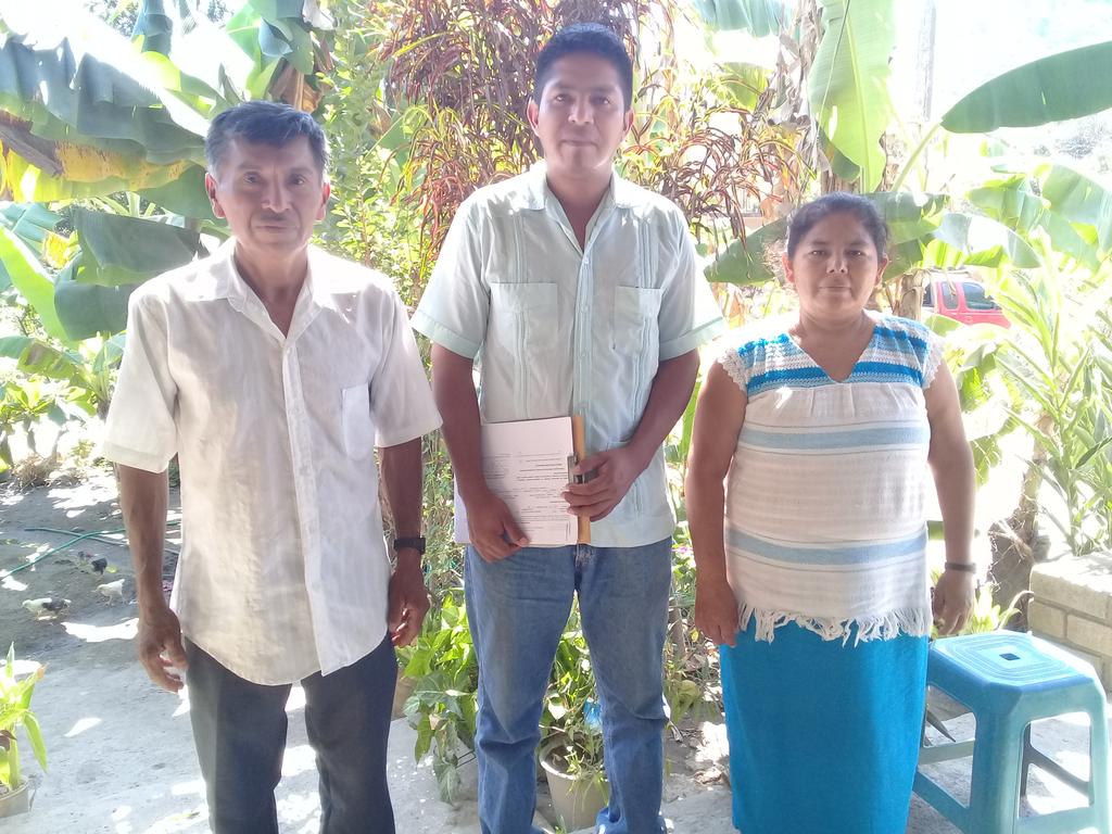 MC_Axel_Meza's tweet photo. En la evaluación del @PESAMEXICO interactuamos con las familias, las cuáles trabajan para mantener a sus familias pero ahora con una estrategia para crecer y mejorar su condición de vida. https://t.co/oytu0v6vAR