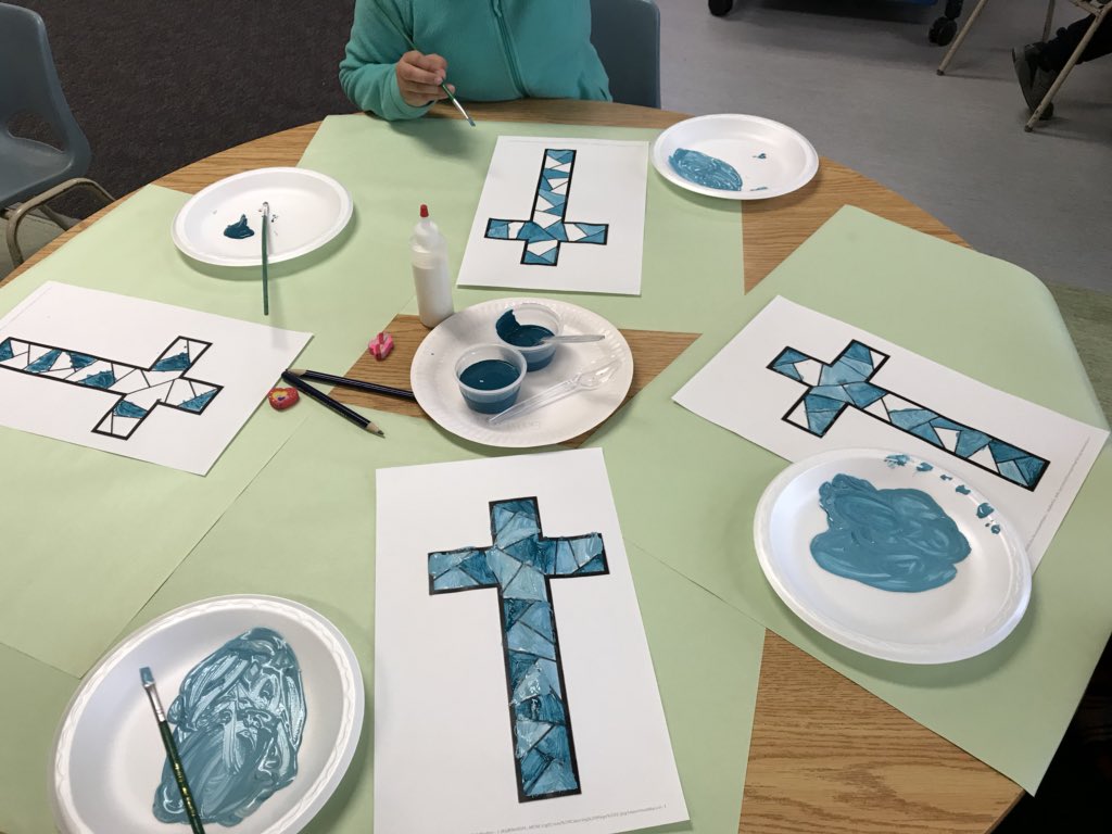 FDK101Valentine's tweet image. Working on tinting colours by adding white. Stay tuned for the finished produces!! 🎨👍🏻#WeLoveArt #ElementsOfDesign @ValentineDPCDSB