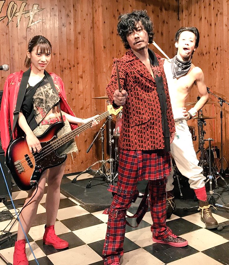 島田角栄 新作に出演して頂きましたマツモトクラブさん Punkバンドvo役 カッコイイ 愛しきロックな作家の遺作小説です そして只今地上波ドラマ準備中 13話分のシナリオ書きまくってます ギリギリ娯楽に成り下がらないカウンターカルチャーで挑みます