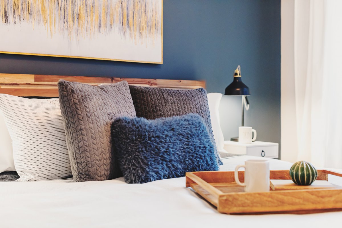 The 1273 sq.ft. Glengarry model suite at #TheCornersonMain might be our favourite space yet. Have you been to visit, just east of the #RideauCanal? Today on the blog: domicile.ca/blog/the-corne…