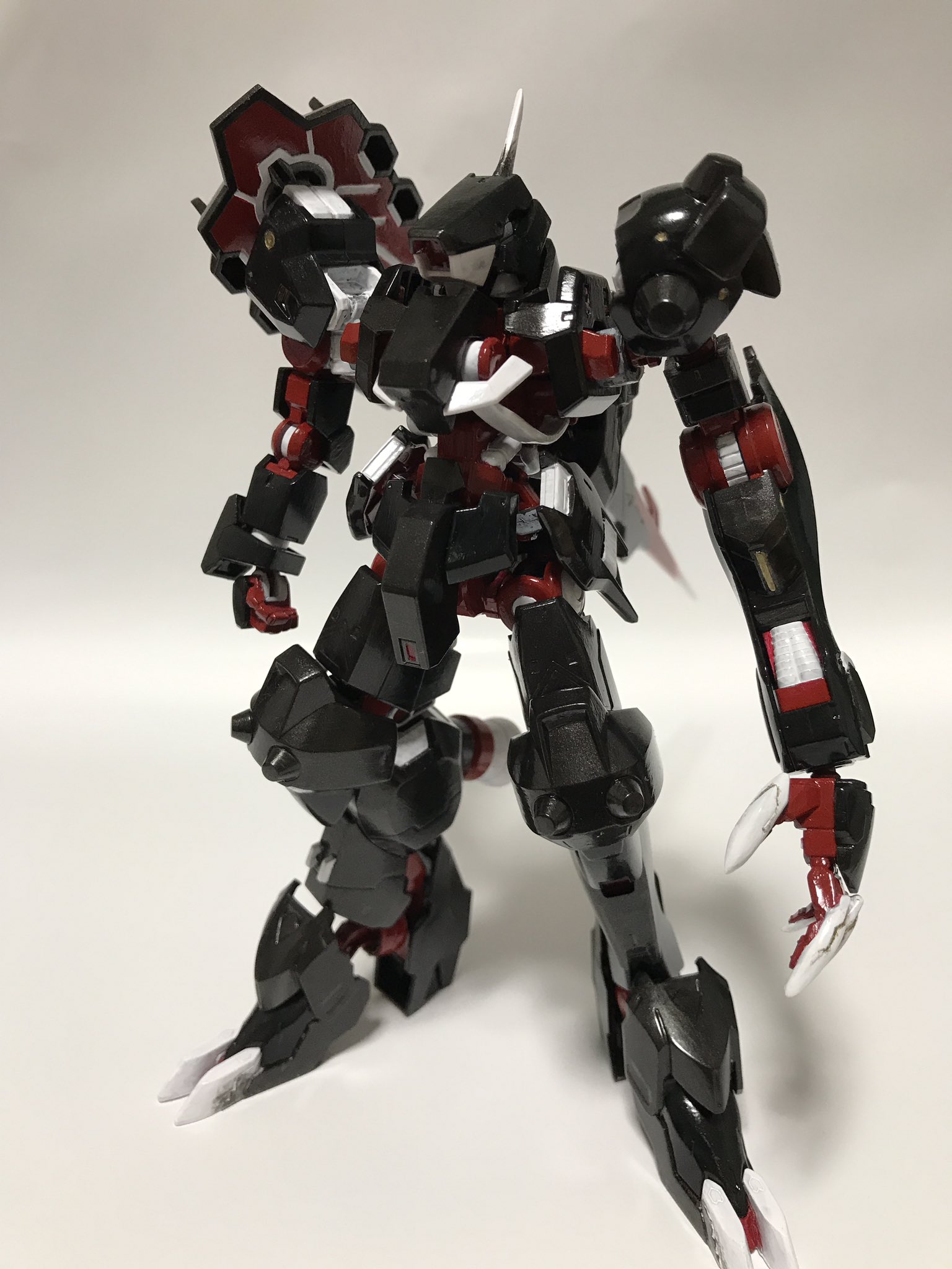あき Hgグレイズ改改造 グレイズ ディアブロ完成 かっこよす 自画自賛です 初めてのミキシング初めての延長工作 ゴリゴリの肉弾戦ms ガンスタさんのグレイズコン用に 初めてコンテストに向けて作った作品です ガンプラ ガンプラの画像貼るとrt