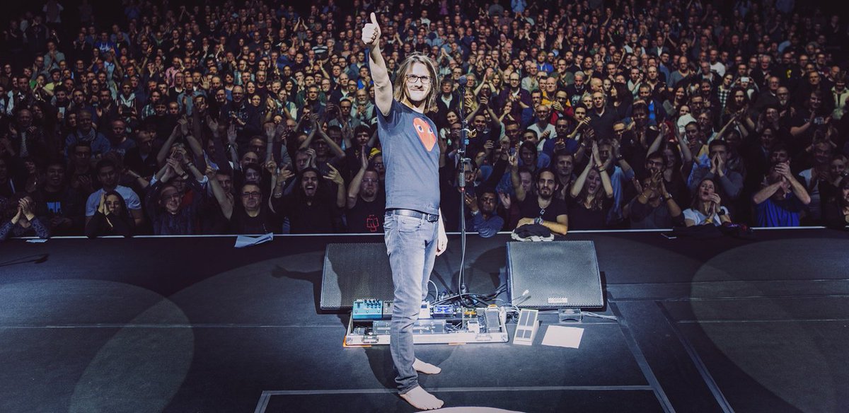 StevenWilsonHQ's tweet image. Here are some excellent photos taken by Hajo Müller at the Mehr Theater shows in Hamburg 📷 stevenwilsonhq.com/sw/photos-show… #stevenwilson #tothebonetour
