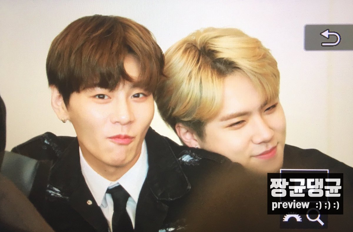 kr_mstae025's tweet photo. [preview] 180224 부산 팬싸 🙏❤️

#김상균 #상균 #김동한 #동한 #김용국 #용국 #JBJ #짱균댕균  @JBJtwt787 https://t.co/5XGQzaqGrf