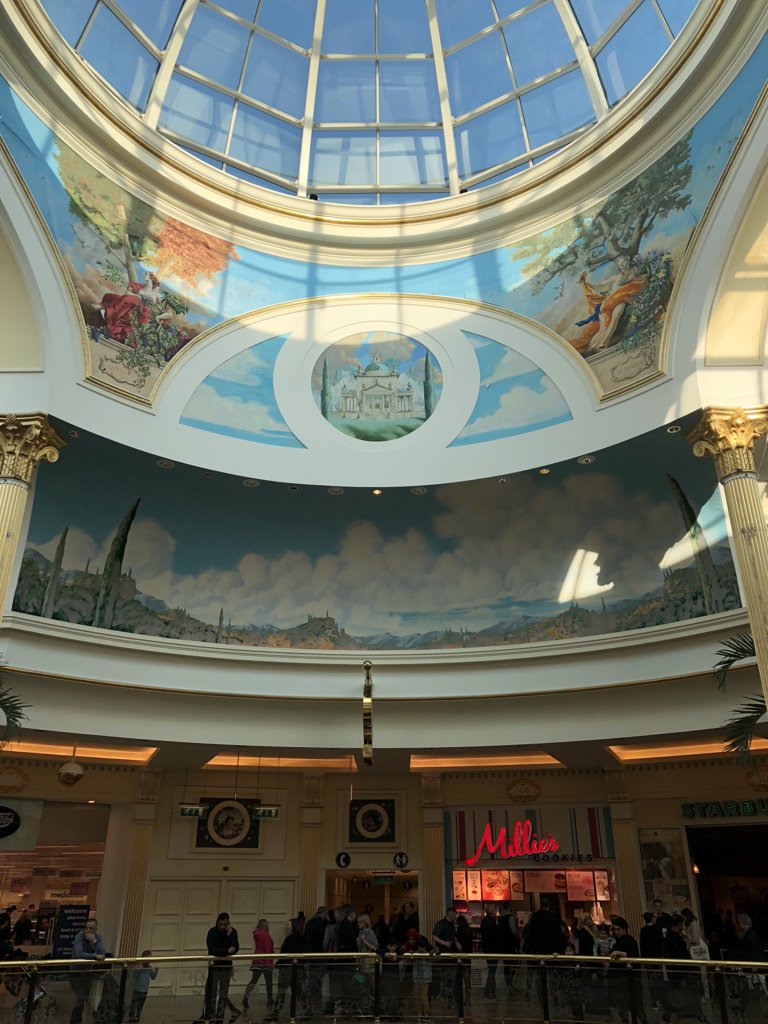 Walking down the curvy staircase to the fountain, I came across a fortune and tarot kiosk. “Avril’s Fortunes” will give you a tarot reading for £55, or “healing” for £35, what a deal  #NinjiAtTheTC