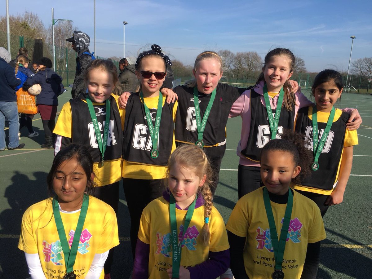 OakFarmPrimary's tweet photo. What a fantastic morning of netball our girls had today. C team played better every match, B team got to QFs and our A team finished with some shiny silver medals! 🥈 Soooooo proud! #timetowarmupnow #thankstosupporters #gooakfarm https://t.co/tqY7IMamdw