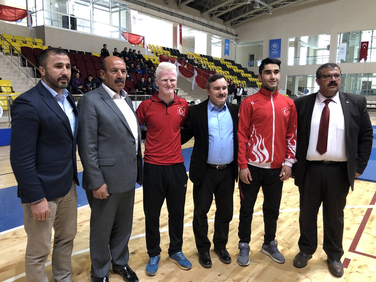 Başkan vekilimiz Sn. <a href="/ceyhundtaskin/">Ceyhun Dilşad Taşkın</a> Türkiye Görme Engelli Judo Müsabakasında Türkiye Birincisi ve İkincisi olan sporcularımıza başarılarından dolayı hediyelerini takdim etti.

#Sporengeltanımaz