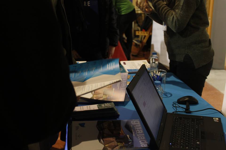 campusigualada's tweet photo. A la Fira de l'Ensenyament d'Igualada, expliquem als alumnes les fortaleses del nostre campus: potenciem les pràctiques professionals i tenim una xifra d'inserció laboral del 100% en els darrers tres anys. Informa't! https://t.co/4IpNQVYGWR