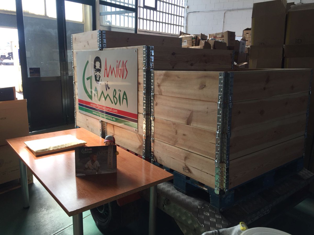 amigos_gambia's tweet photo. Nosotros preparados GRACIAS @VRAC mañana en #DerbiDePepeRojo #VamosAponernosLasBotas https://t.co/wWRN6GOs0B