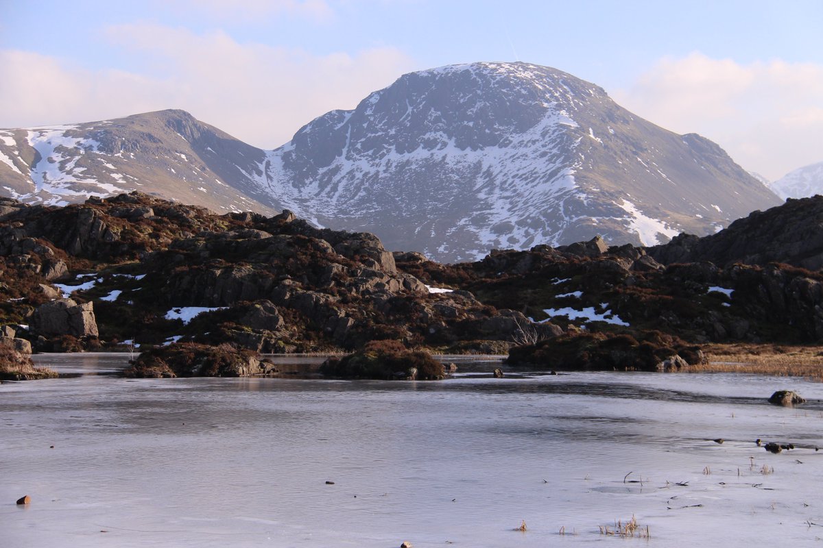 JaniceBryan100's tweet photo. A frozen #InnominateTarn on Thursday, near summit of #Haystacks @hollybryan1993 #NotJustLakes https://t.co/69pypIMNCc