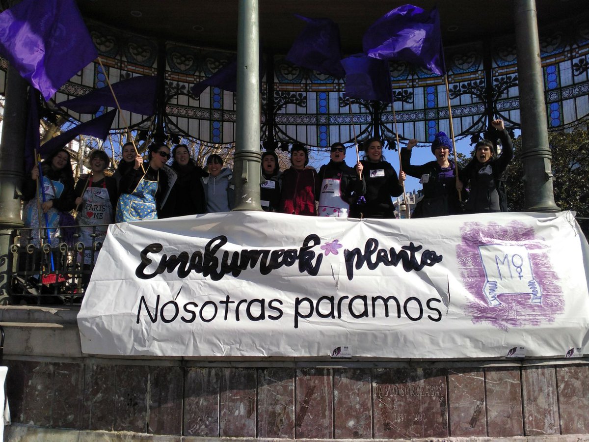 M8EuskalHerria's tweet photo. Martxoak 8 GREBA FEMINISTA!

El 8 de marzo TODAS A LA HUELGA

#EmakumeokPlanto #NosotrasParamos #NousOnSarrête https://t.co/LqbpYeCbBY