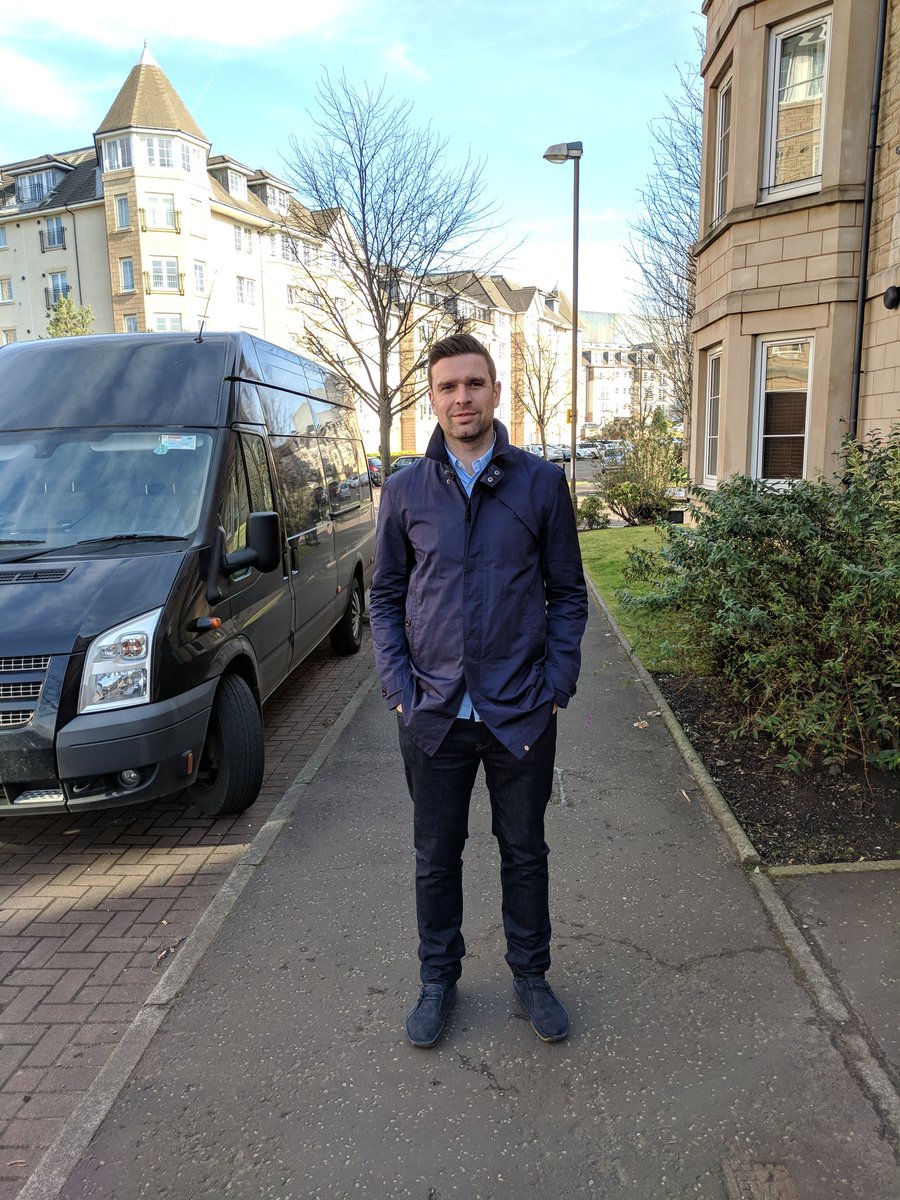 WeWereInverted's tweet image. Clad head to toe including socks in#prettygreen @liamgallagher out on the lash