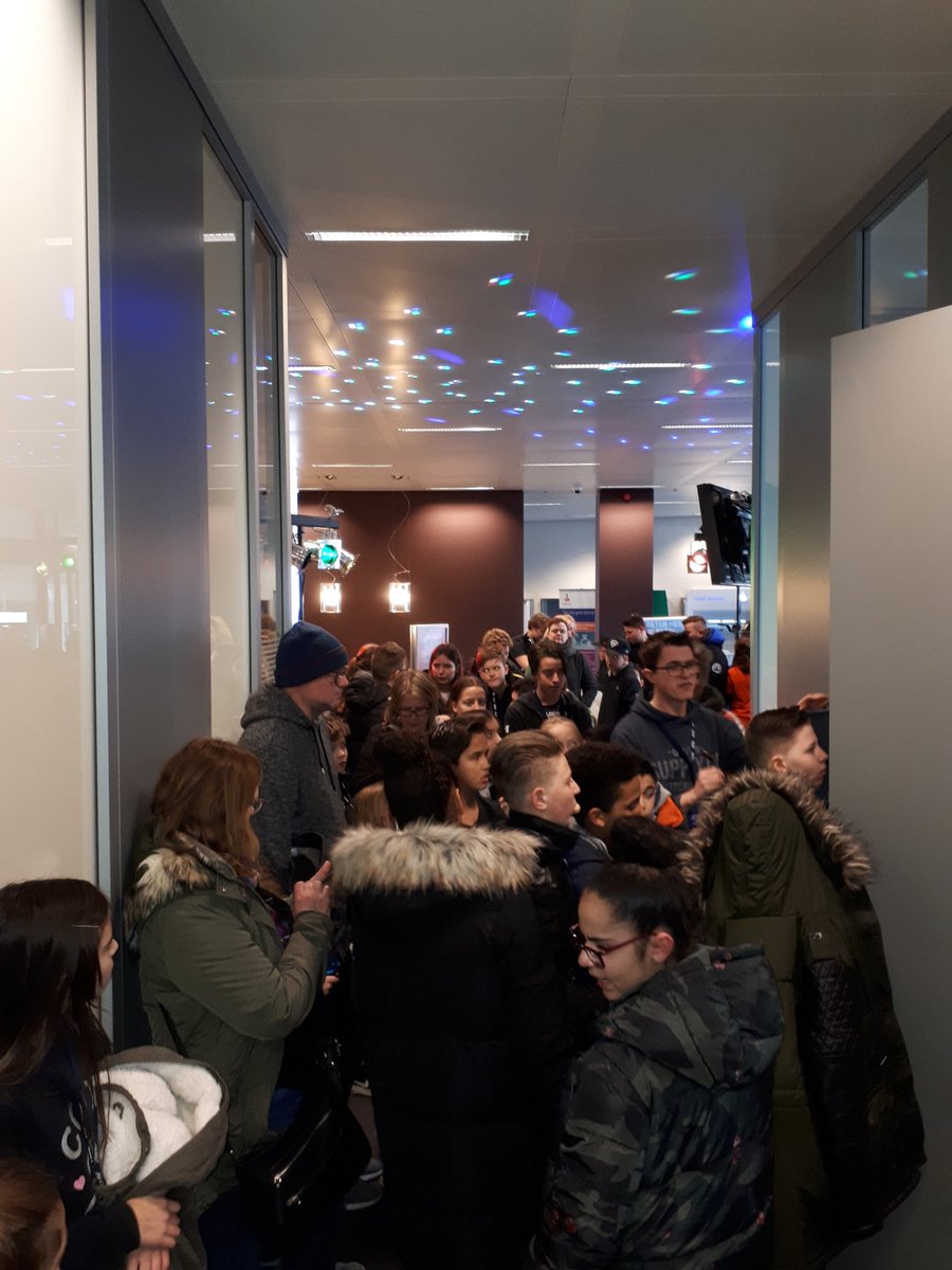 In de rij voor een #meet &amp; #greet voor Smoare @RaboHorstVenray | #ShareYourePassi!