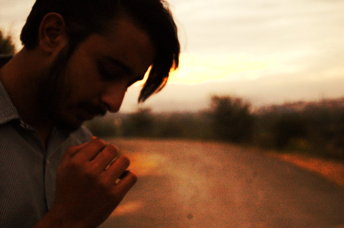 unexplainable06's tweet image. It enters your body covers your subconscious...purifies the soul and lifts you up to heaven yeah thats smoke! ✌️⚛️🎊🎉🔯☺️🕉️✨☯️
#friends #hair #swag #igers #picoftheday #food #dreamer #acheiver #rajasthandiaries #udaipurbar #UDAIPURLOVE #UDAIPUR #udaipurblog #shoutout