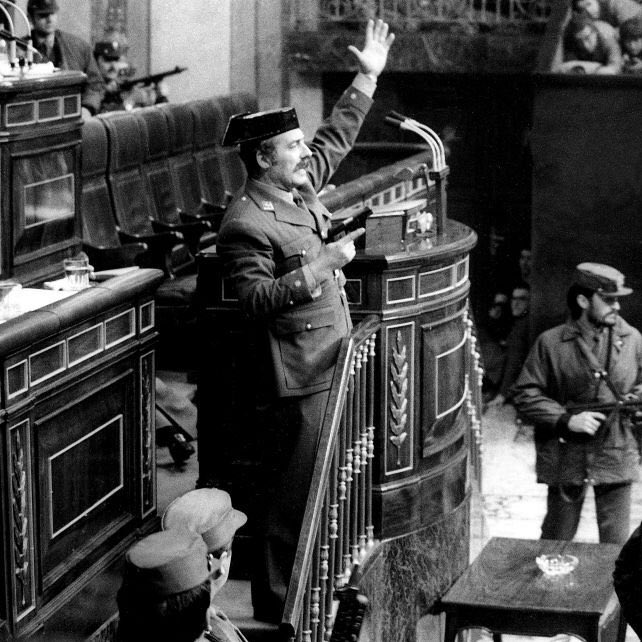 jordi_canyas's tweet photo. @gabrielrufian @rogertorrent .Golpistas vs golpistas. De nada. https://t.co/BktZ1w1x9N