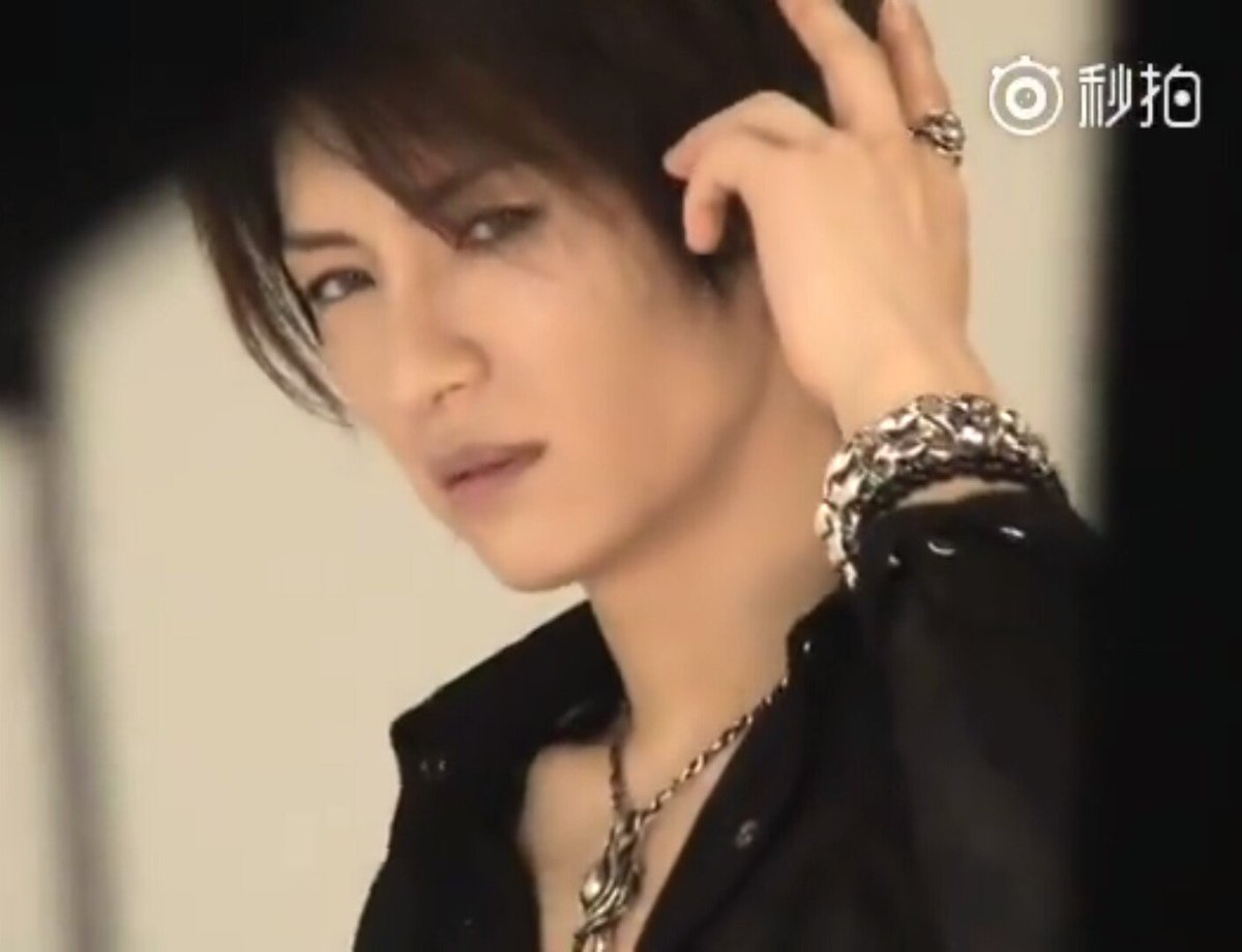 Dear Lovers 微博更新 訳 うわー すごく懐かしいな 今はもういないが 当時のメンバーとスタッフを撮影したものだ 若いようでいて年を重ねてるような感もあるしでさっぱり分からない これ本当に面白いな 昔の事を思い出すよ T Co