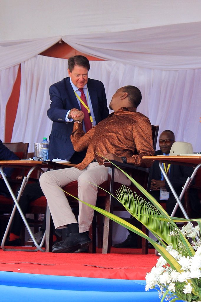 FrankMatsaert's tweet image. Honoured to speak at the launch of the #Busia One Stop Border Post @TradeMarkEastA today with HE Presidents @UKenyatta @KagutaMuseveni - it’s taken a lot of work over the years - based on great  partnerships with @KRACare @URAuganda @AKyambadde @jumuiya @DFID_UK @CanadaDev