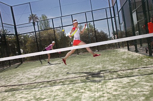 DLLClubTuro's tweet photo. Este lunes tienes cita de 12h a 14h. No te pierdas nuestro Pro am con motivo del Circuito Pádel Adeslas y podrás ver en acción a figuras como Pablo Lima, Carlos Puyol , Iván de la Peña, Julio Salinas... ¿te lo vas a perder? https://t.co/oKGejDMb6G