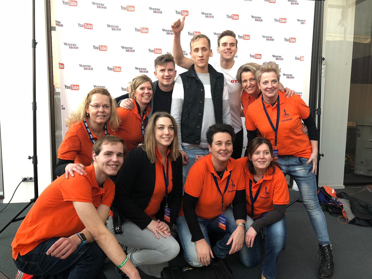The guys van Smoare zijn druk tijdens hun #Meet &amp; #Greet. Tot 16.30 u ben je welkom @RaboHorstVenray | #ShareYourPassi