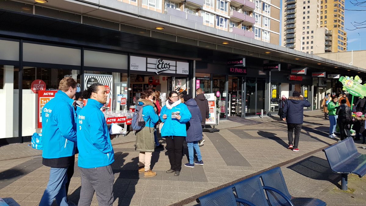 ChristenUnie Amsterdam on Twitter: "#CUinactie op Osdorpplein. West zal weten dat ook gestemd kan worden op kan worden! https://t.co/FqD69CvJIu" / Twitter