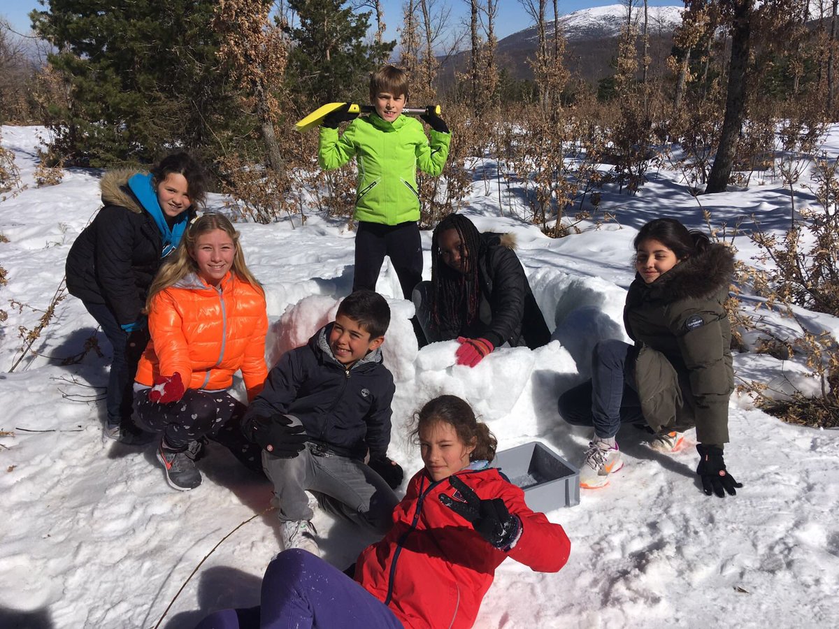 AlcorCMV's tweet photo. Ya tenemos refugio para esta noche 😜#Alcor # SomosJesuitinas https://t.co/TDlPk5qs5s