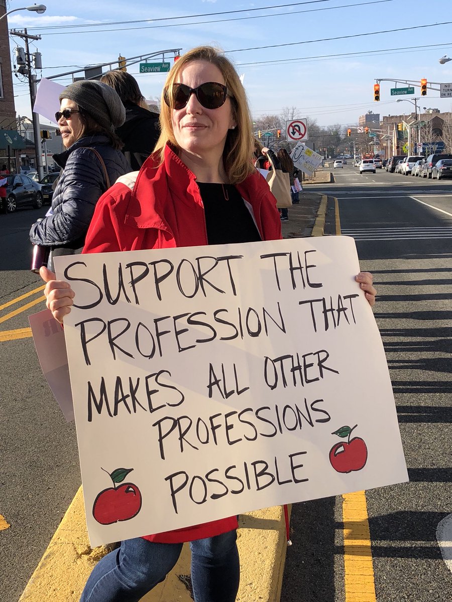 NJEA's tweet photo. Retweet if you stand with the members of the JCEA! #SettleNow #UnionStrong https://t.co/h09Gs9rdDg