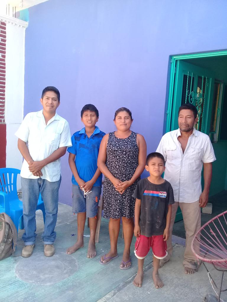 MC_Axel_Meza's tweet photo. En la evaluación del @PESAMEXICO interactuamos con las familias, las cuáles trabajan para mantener a sus familias pero ahora con una estrategia para crecer y mejorar su condición de vida. https://t.co/oytu0v6vAR