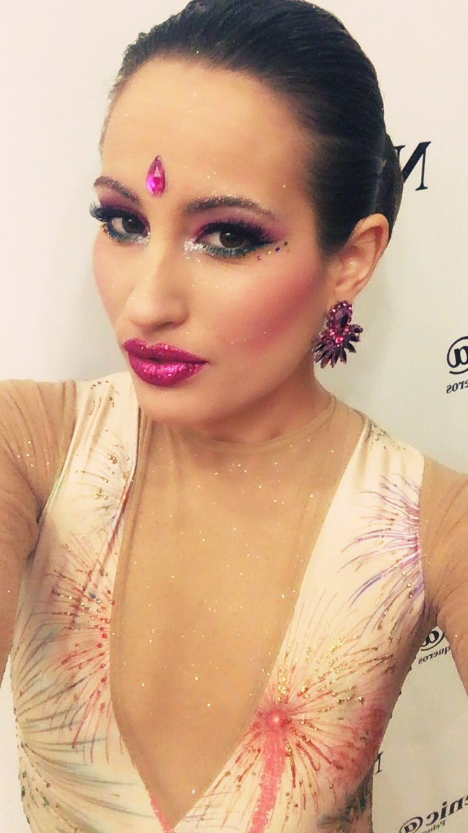 taty8BYP's tweet photo. Hoy se baila💃🏻😍 https://t.co/PcdUDHUBNB