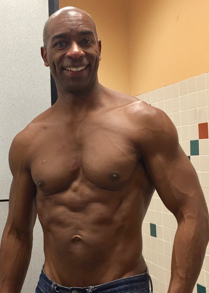 NudeGuyYoga (@NudeGuyYoga) Twitter