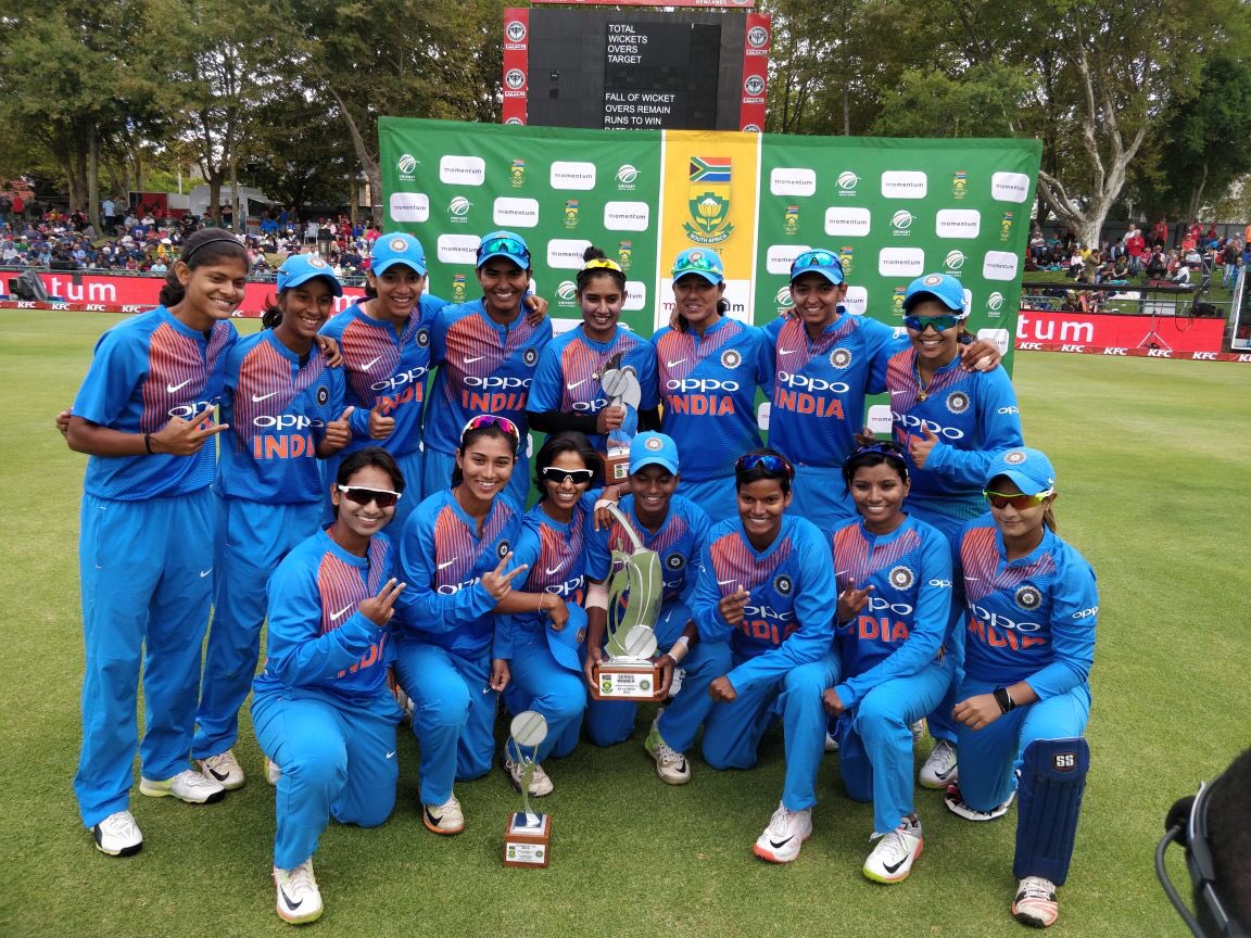 Paddhhuu's tweet photo. Great show .. India women's 🏏 team triumphed in style! Congratulations @M_Raj03 &amp; team🇮🇳 returning as Champions🍾🥂🎉 @BCCIWomen #SAWvsINDW https://t.co/KM1w7o3dGW