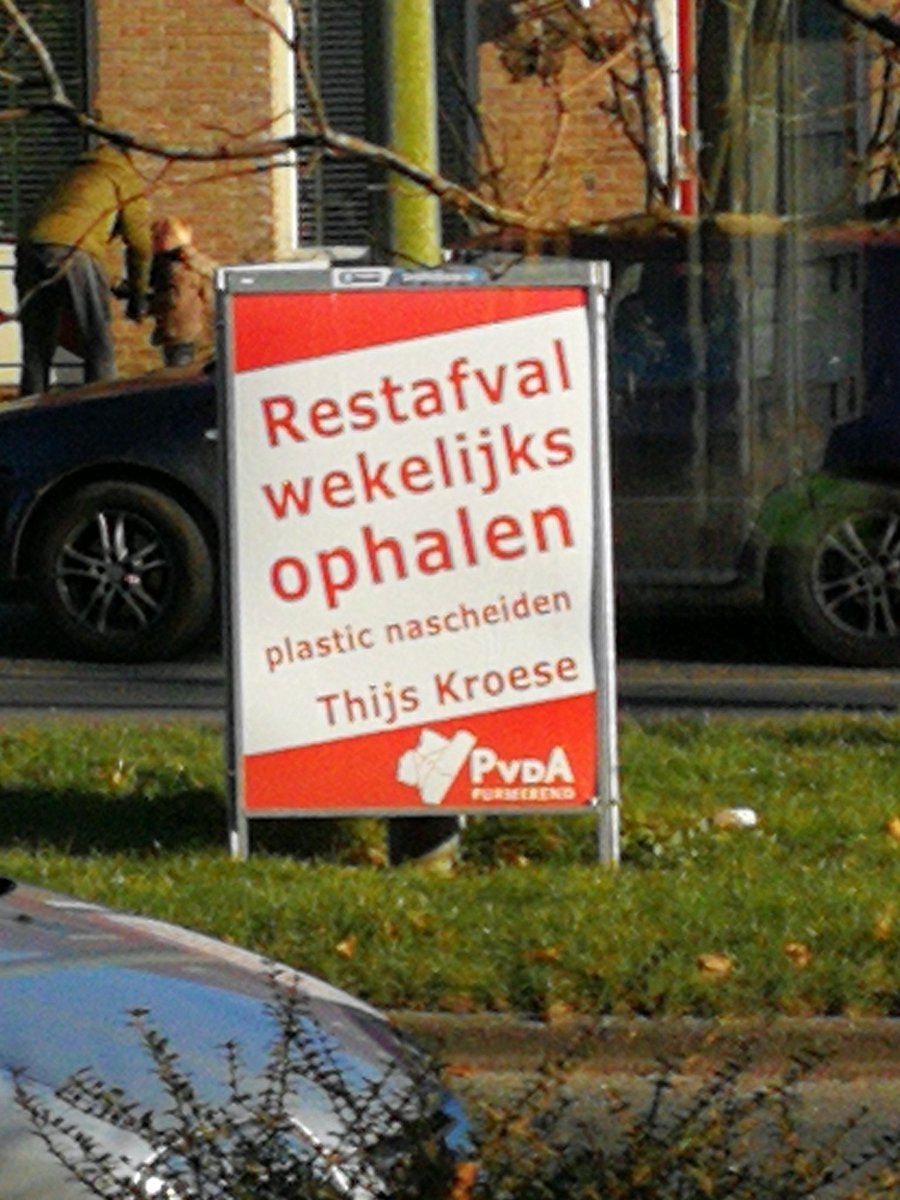 Aardige jongen die @ThijsKroese, dat hij daar tijd voor heeft... #pvda #Purmerend