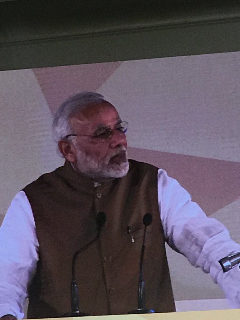 FonsStoelinga's tweet photo. #PrimeMinister #Modi adressing #InternationalSolarAlliance #FoundingConference in #NewDelhi https://t.co/rajx9dNr15