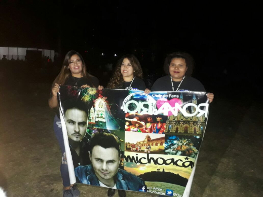 OirAmorMich's tweet photo. Ya estamos aquí esperándolos @JoseLuis_Roma @Raul_Roma @RioRomamx estamos ya ansiosas de cantar con ustedes!!
#OAMich https://t.co/xLbX75V1cD