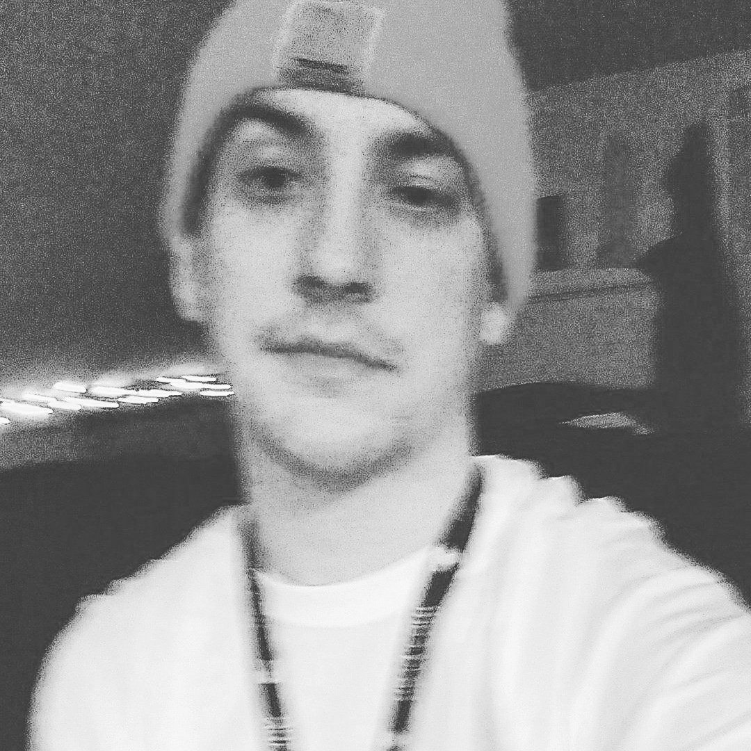 oMoNeYBaGo's tweet photo. #NewProfilePic https://t.co/G6vg3rZoqf